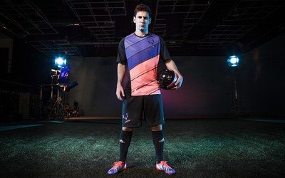 OD电竞热评-凯恩脚法依旧细腻